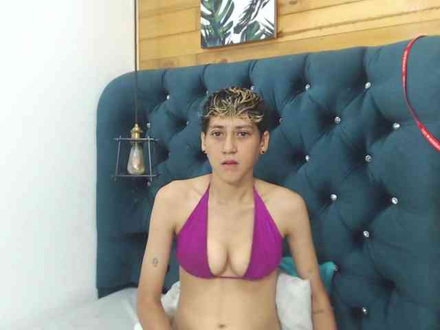 HottAlexxxa webcam