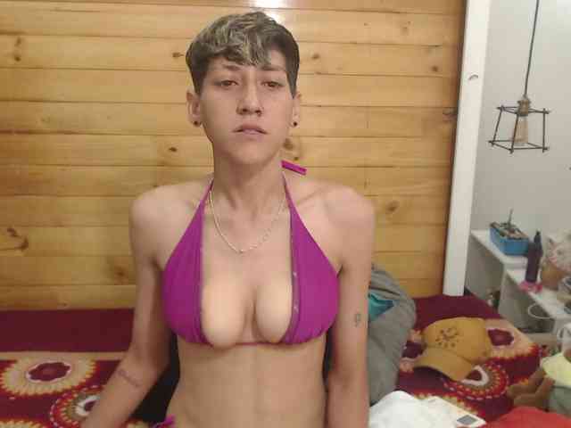HottAlexxxa webcam