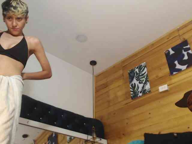 HottAlexxxa webcam