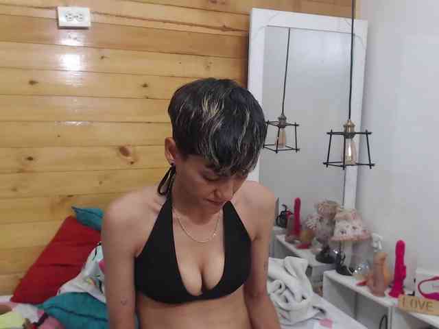 HottAlexxxa webcam