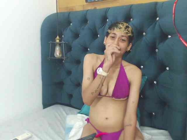 HottAlexxxa webcam