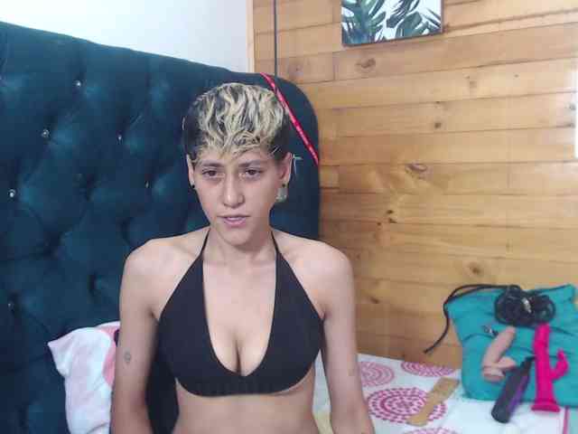 HottAlexxxa webcam