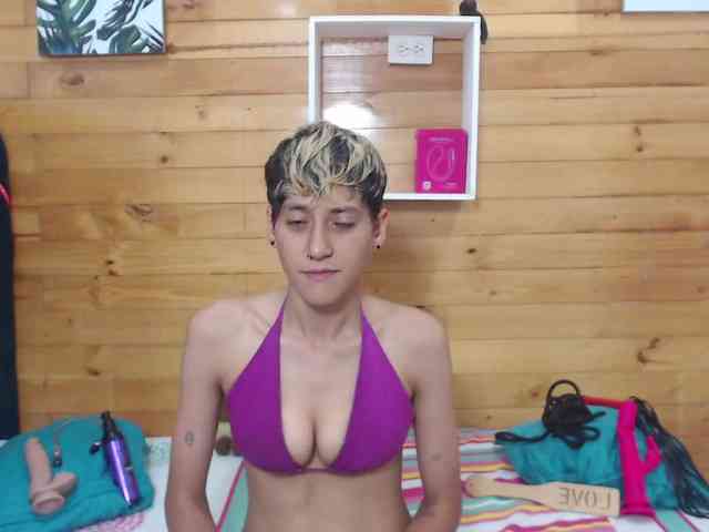 HottAlexxxa webcam