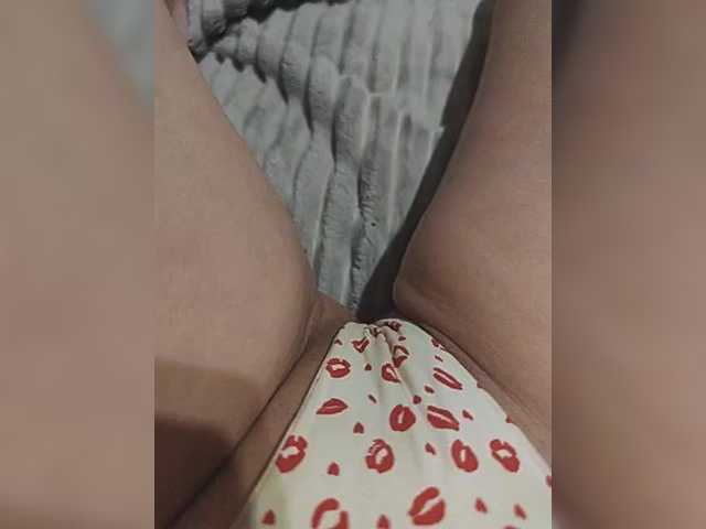 Kiskis-s's BongaCams show and profile