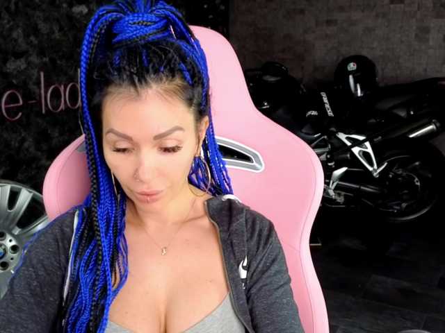 -BABAYAGA- live cam on BongaCams