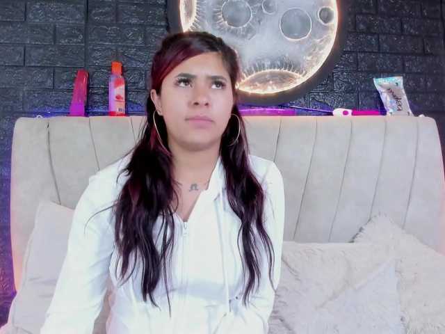 lesbian-hard-69-1 live cam on BongaCams