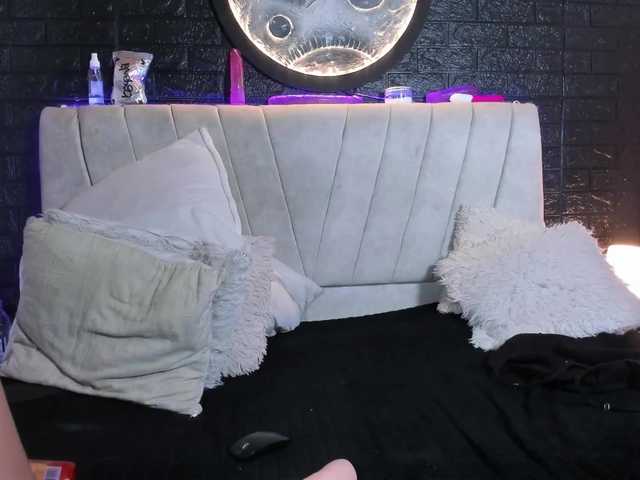 lesbian-hard-69-1 live cam on BongaCams