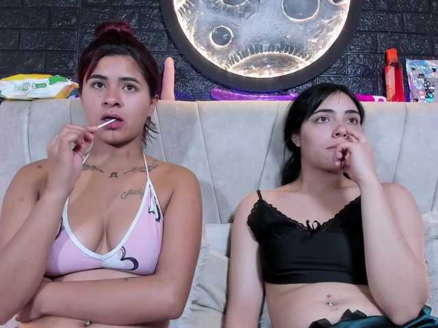 lesbian-hard-69-1 live cam on BongaCams