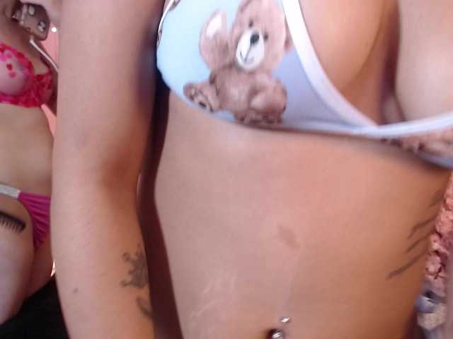 lesbian-hard-69-1 live cam on BongaCams