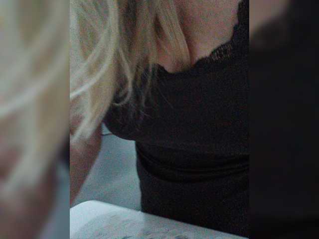 Tata42's BongaCams show and profile