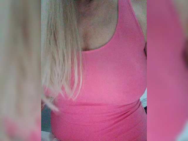 Tata42's BongaCams show and profile