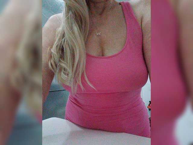 le modèle Tata42 est en webcam porno dans un show sur le site bongacams, il possède les tags suivants: White/Caucasian,Blonde,Shaved