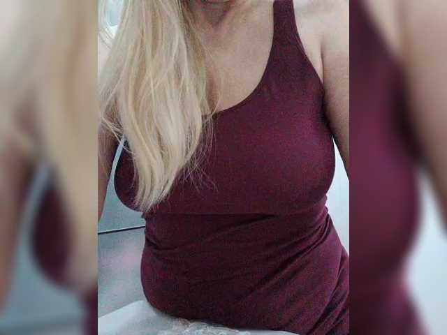 Tata42's BongaCams show and profile