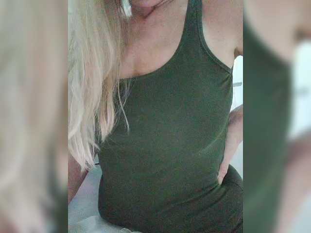 Tata42's BongaCams show and profile