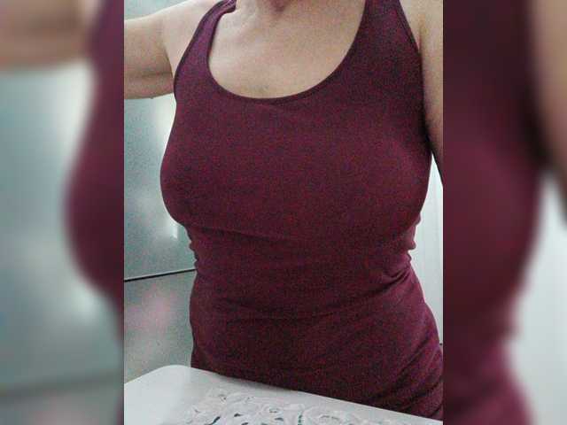 Tata42's BongaCams show and profile