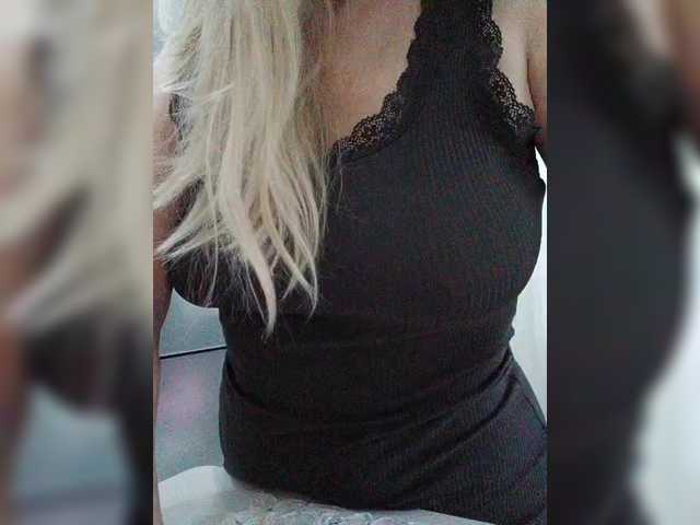 Tata42's BongaCams show and profile