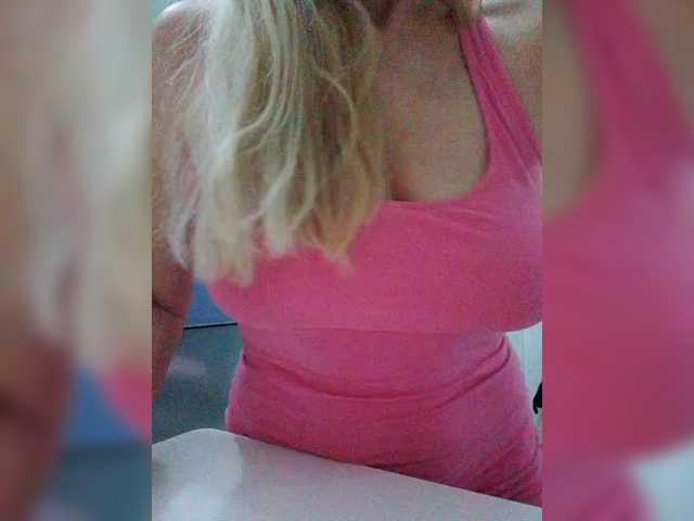 Tata42 live cam on BongaCams