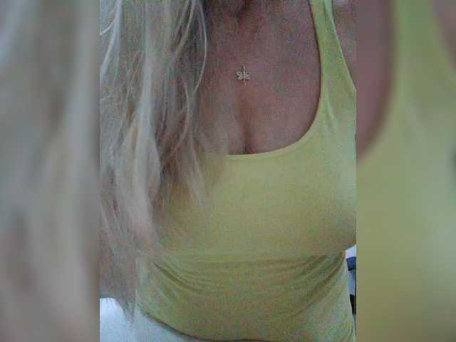 Tata42 live cam on BongaCams