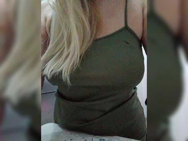 Tata42's BongaCams show and profile