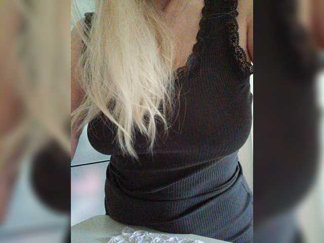 Tata42's BongaCams show and profile