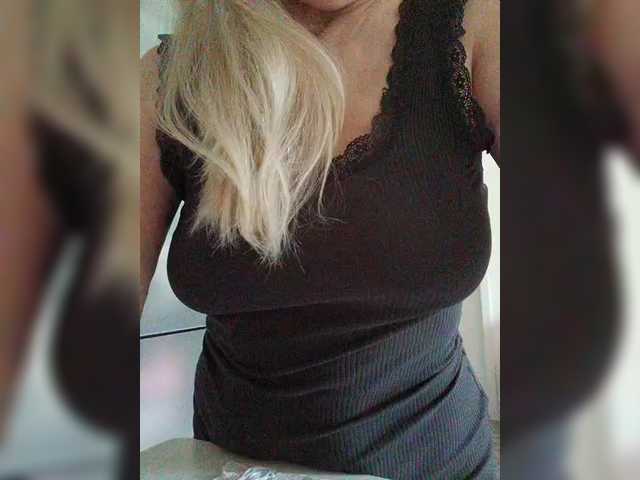 Tata42's BongaCams show and profile