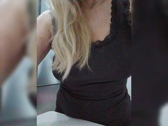 le modèle Tata42 est en webcam porno dans un show sur le site bongacams, il possède les tags suivants: White/Caucasian,Blonde,Shaved