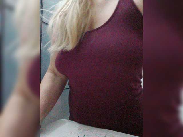 Tata42's BongaCams show and profile