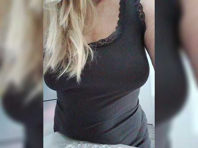 Tata42's BongaCams show and profile