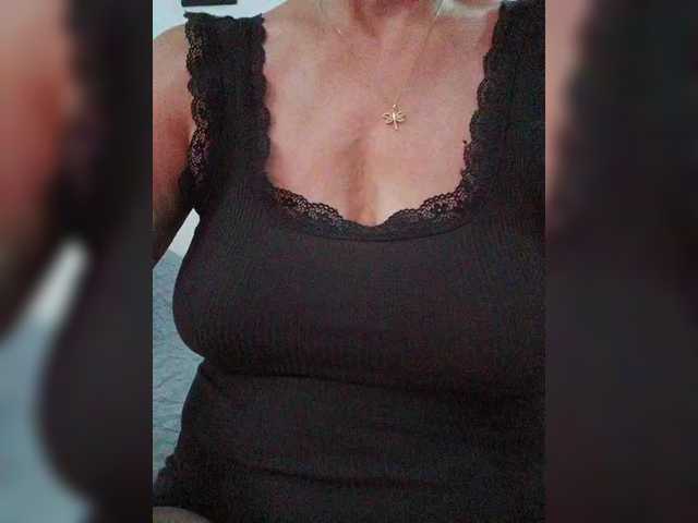 Tata42 live cam on BongaCams