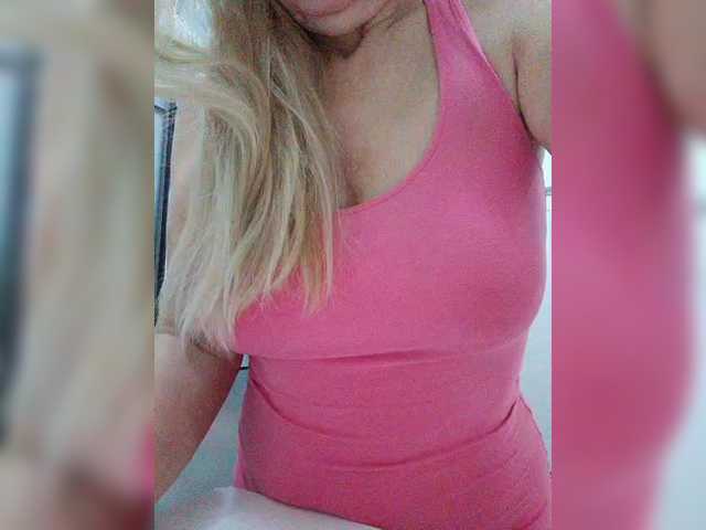 le modèle Tata42 est en webcam porno dans un show sur le site bongacams, il possède les tags suivants: White/Caucasian,Blonde,Shaved