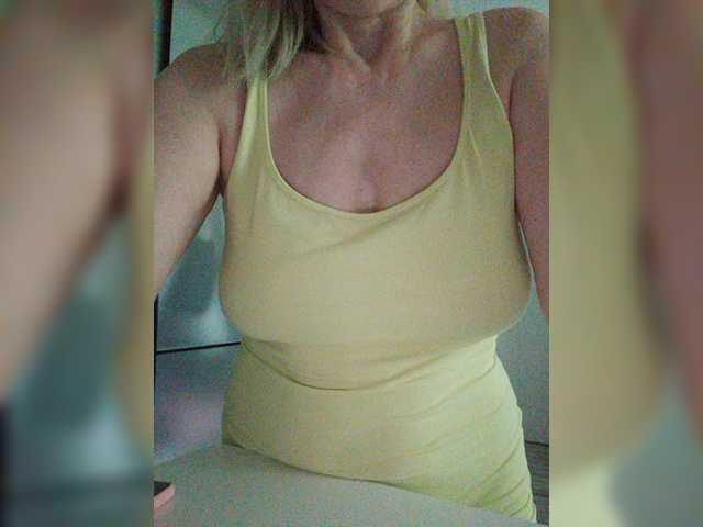 Tata42 live cam on BongaCams