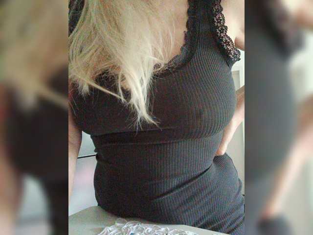 Tata42's BongaCams show and profile