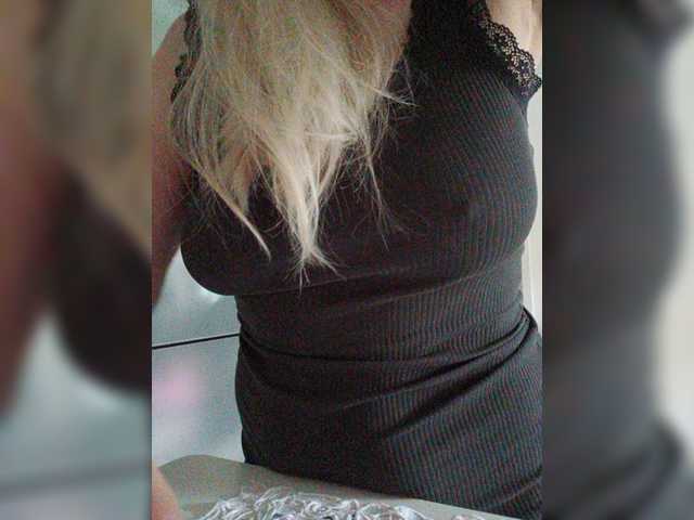 Tata42's BongaCams show and profile