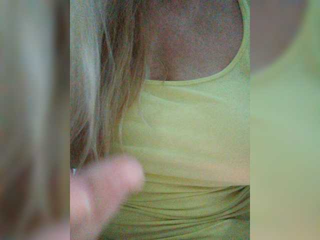 Tata42 live cam preview