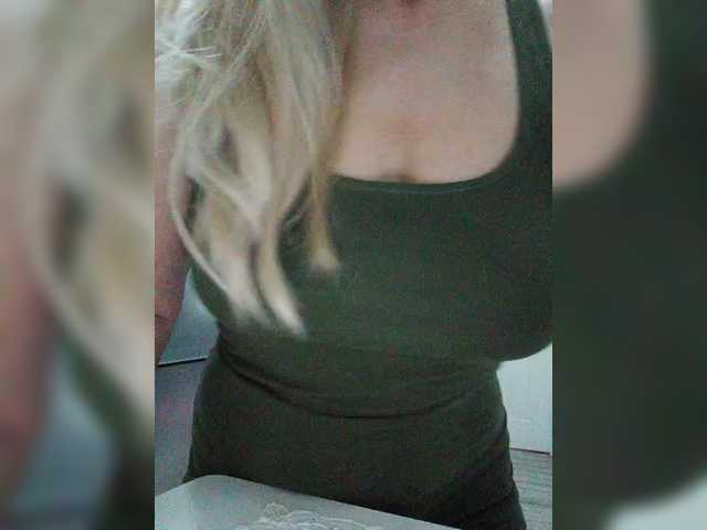 Tata42's BongaCams show and profile