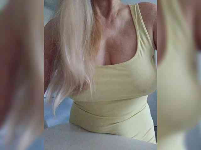 Tata42 live female cam on bongacams