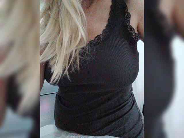 Tata42 Live Webcam on BongaCams