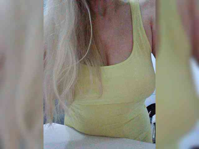 Tata42 live female cam on bongacams