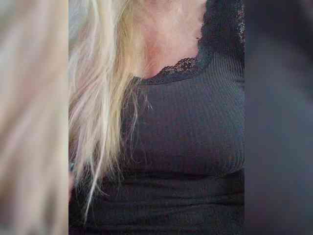 Tata42 Live Webcam on BongaCams