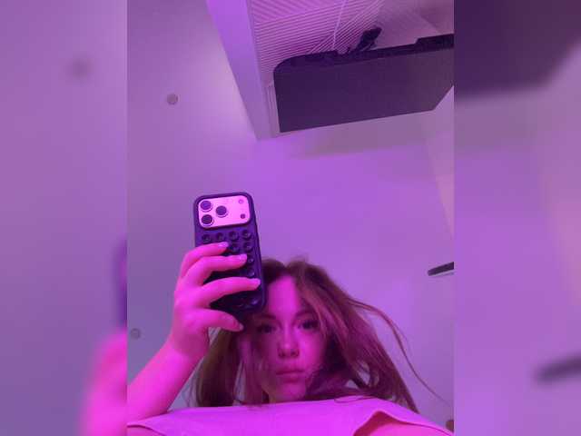 OlivkaVif live cam on BongaCams