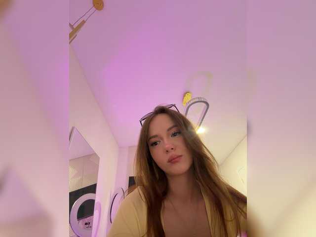 OlivkaVif live cam on BongaCams
