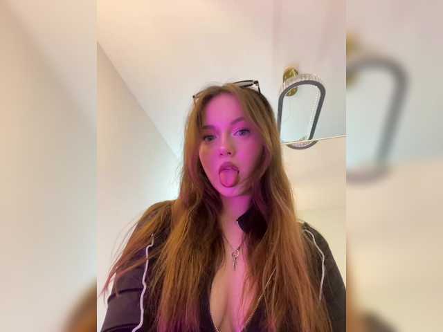 OlivkaVif live cam on BongaCams