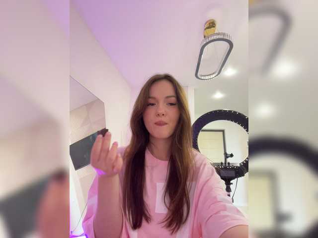 OlivkaVif live cam on BongaCams