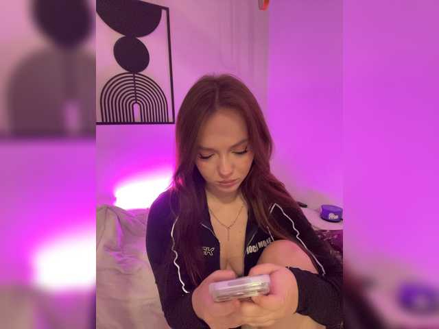 OlivkaVif live cam on BongaCams