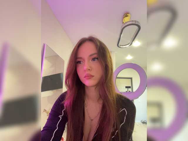 OlivkaVif live cam on BongaCams
