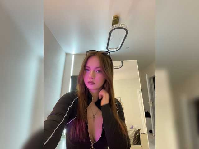 OlivkaVif live cam on BongaCams