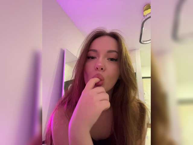 OlivkaVif live cam on BongaCams