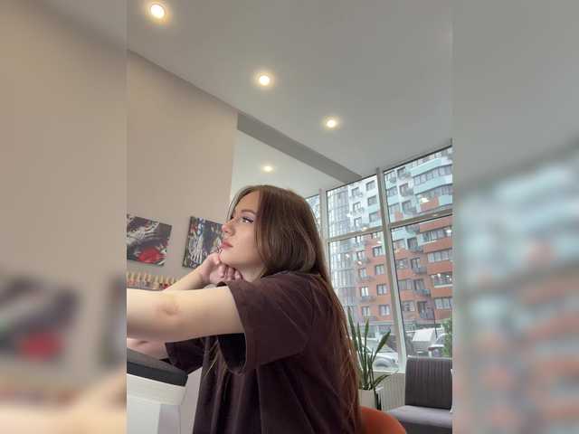 OlivkaVif live cam