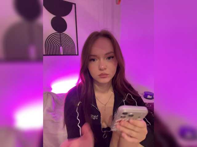 OlivkaVif live cam on BongaCams