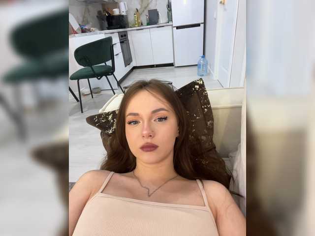 OlivkaVif live cam on BongaCams